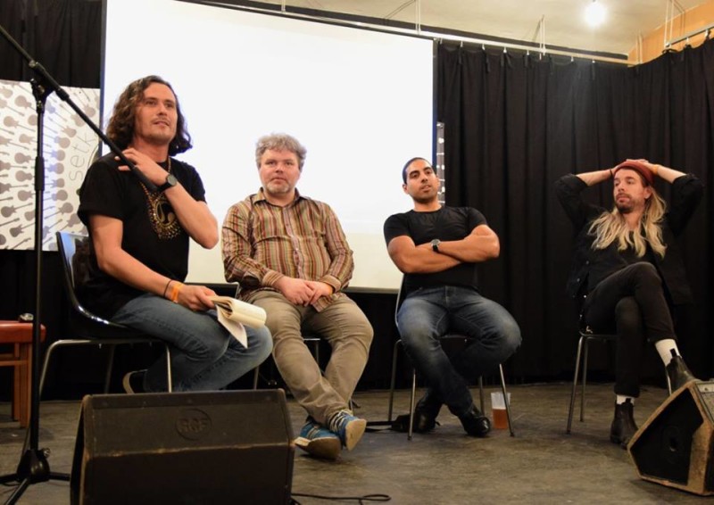 ...debatě na téma "More gear than talent". Diskutujícími byli zleva Štěpán Slížek, Pavel Klusák, Alex Glize a Kuba Kaifosz.